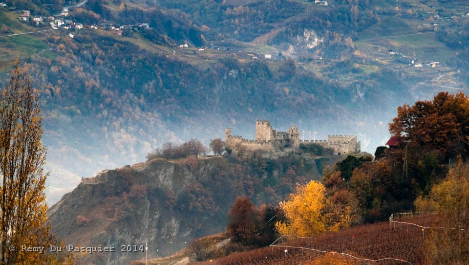 Château de Tourbillon vu de Champlan